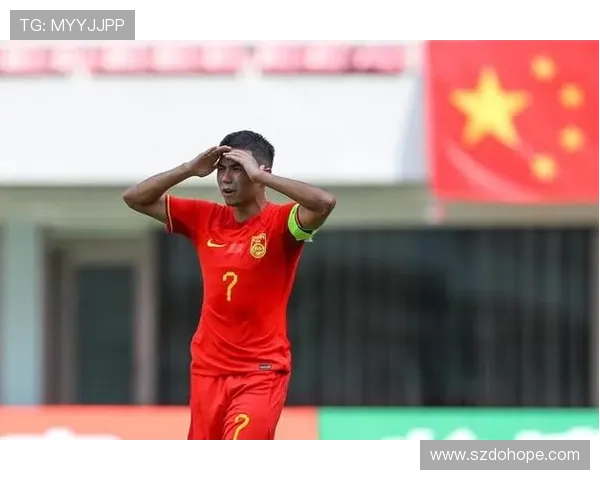 拜合拉木启程新疆飞往深圳随后直奔肇庆加入U22国足集训